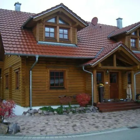 Gemuetliche Souterrain In Einem Holzhaus Mit Freisitz 러스트