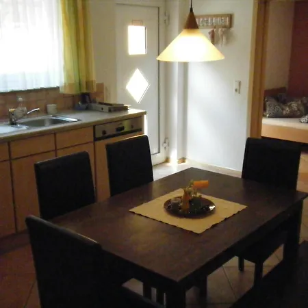 Gemuetliche Souterrain In Einem Holzhaus Mit Freisitz * 러스트